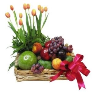 Arreglo Frutal con Tulipanes